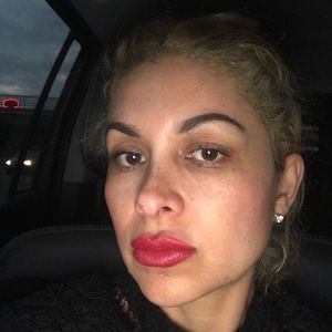 Meet your Posher, Adriana